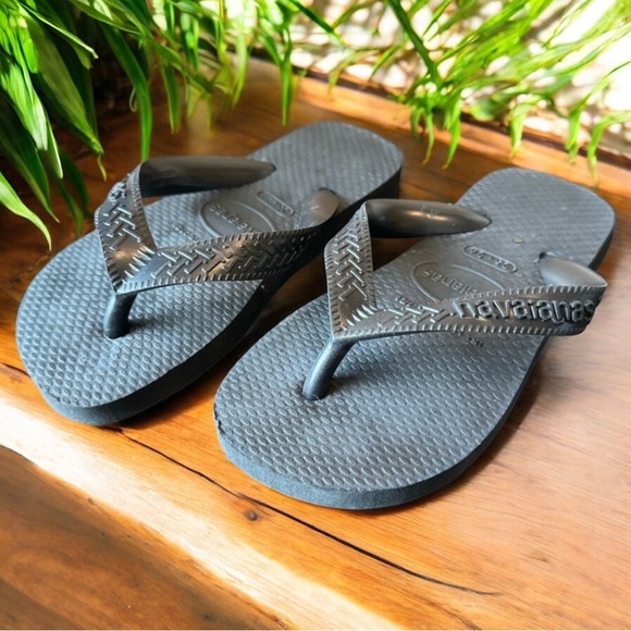 HAVAIANAS Kids Black Flip Flops Size: 10C - 25-26 - Picture 1 of 8